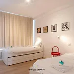 Rock & Roll Chic Near