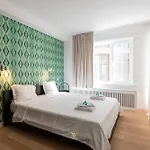 Rock & Roll Chic Near *