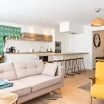 Rock & Roll Chic Near * 奥斯滕德