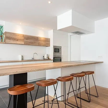 Rock & Roll Chic Near