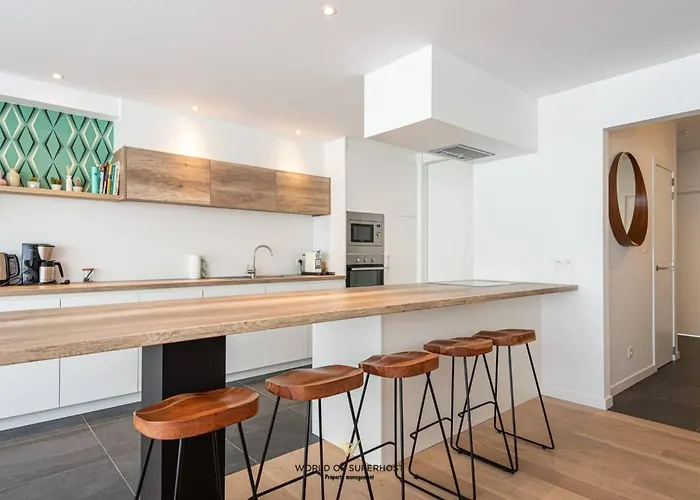 Rock & Roll Chic Near