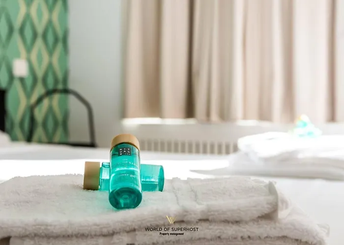 Rock & Roll Chic Near