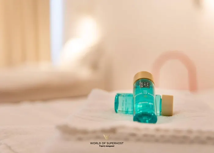 Apartment Rock & Roll Chic Near